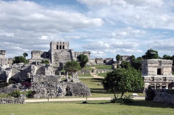 Excursión a Tulum y Akumal + Snorkel en cenote maya - Imagen 3