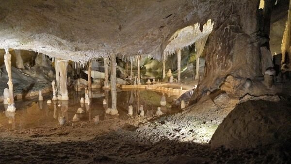 Cuevas de Jamones con cueva azul de Palma