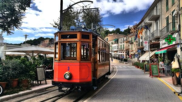 Tour Valldemossa y Soller con Autobús y Tranvía